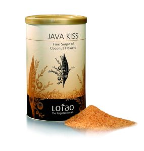 Lotao Kiss Java Kokosblütenzucker vor weissem Hintergrund
